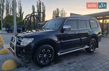 Внедорожник / Кроссовер Mitsubishi Pajero 2007 в Кривом Роге