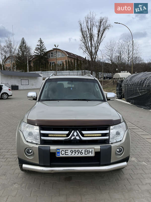 Внедорожник / Кроссовер Mitsubishi Pajero 2008 в Черновцах