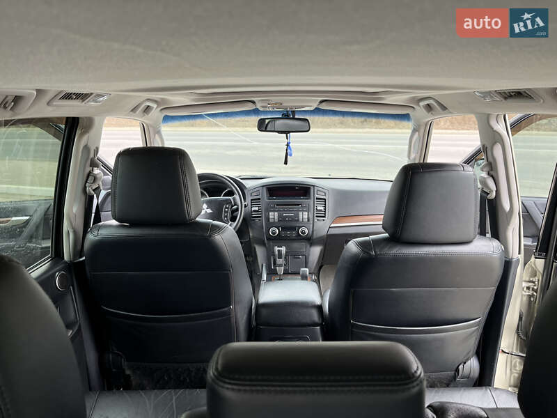 Внедорожник / Кроссовер Mitsubishi Pajero 2008 в Черновцах