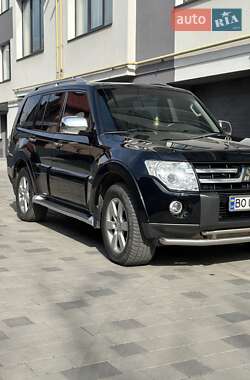 Внедорожник / Кроссовер Mitsubishi Pajero 2008 в 