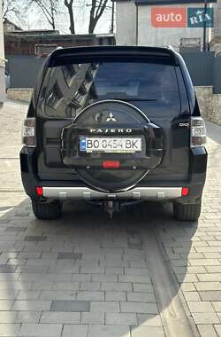 Внедорожник / Кроссовер Mitsubishi Pajero 2008 в 