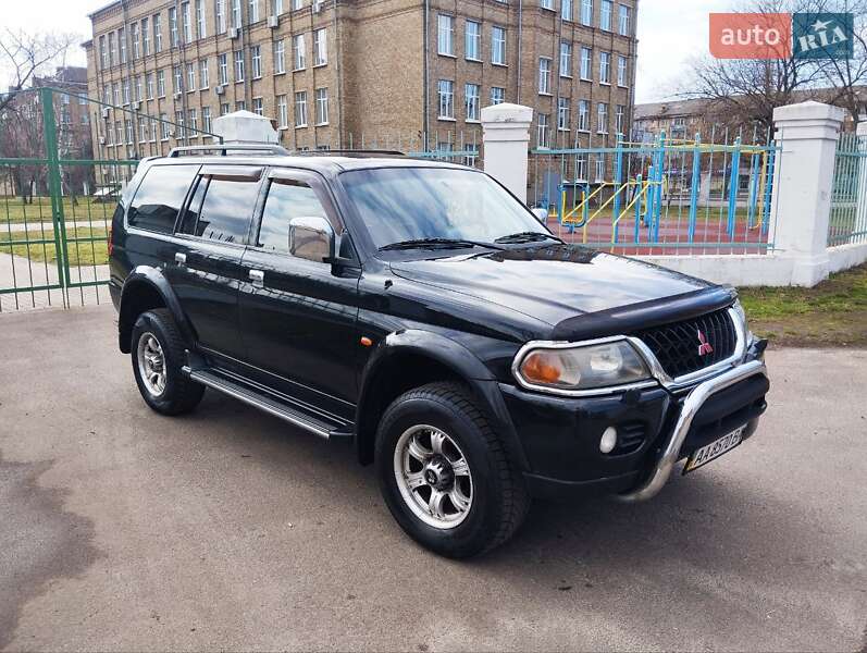 Внедорожник / Кроссовер Mitsubishi Pajero 2000 в Киеве
