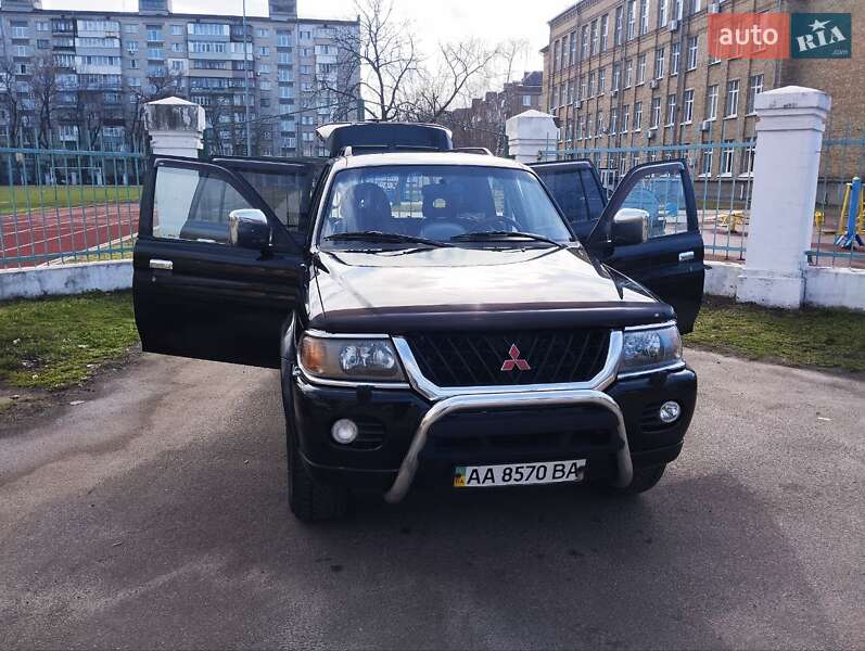 Внедорожник / Кроссовер Mitsubishi Pajero 2000 в Киеве