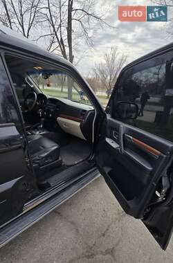Внедорожник / Кроссовер Mitsubishi Pajero 2007 в 