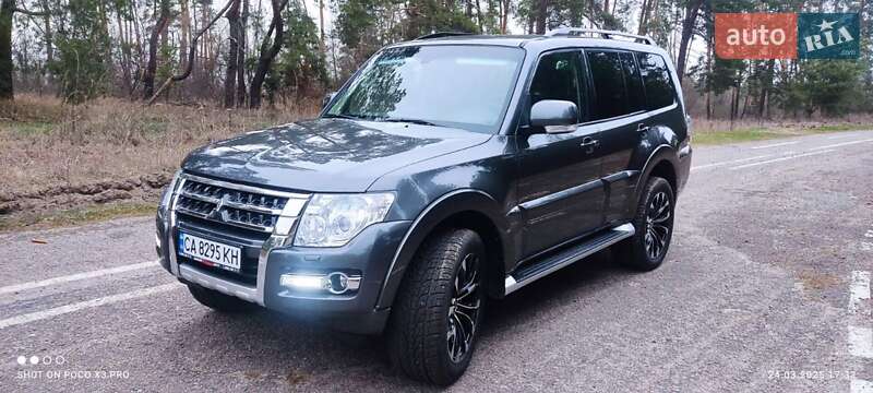 Позашляховик / Кросовер Mitsubishi Pajero 2016 в Смілі