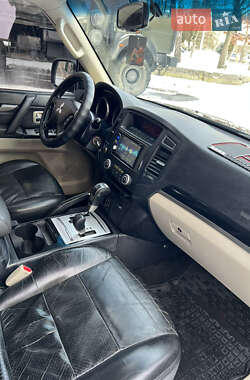 Внедорожник / Кроссовер Mitsubishi Pajero 2007 в 