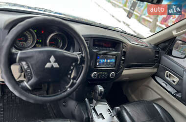 Внедорожник / Кроссовер Mitsubishi Pajero 2007 в 