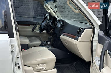 Позашляховик / Кросовер Mitsubishi Pajero 2008 в 