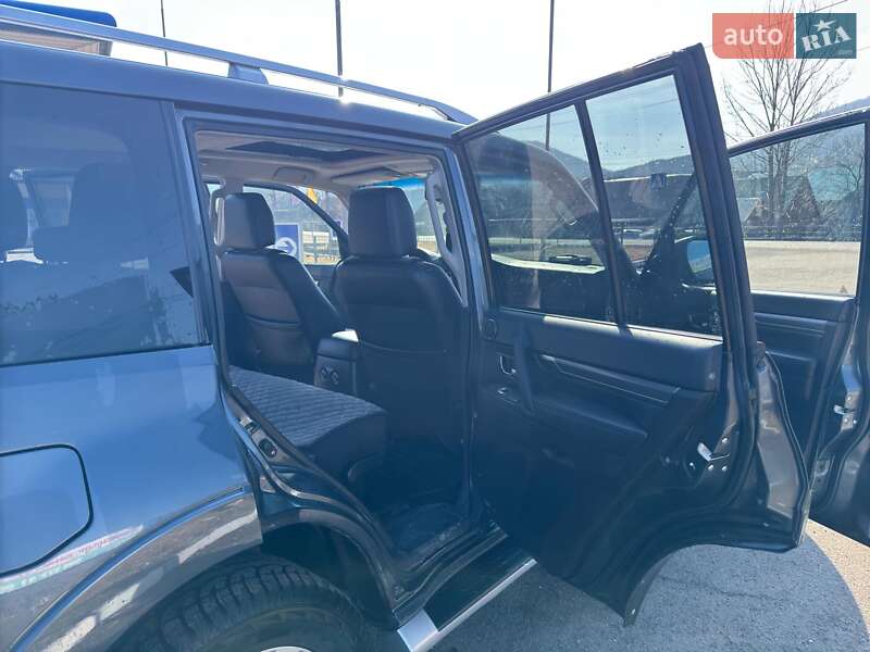 Внедорожник / Кроссовер Mitsubishi Pajero 2007 в Межгорье