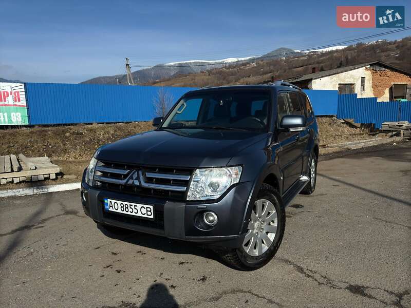Внедорожник / Кроссовер Mitsubishi Pajero 2007 в Межгорье