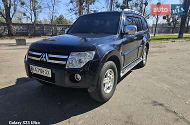 Внедорожник / Кроссовер Mitsubishi Pajero 2007 в 