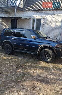 Внедорожник / Кроссовер Mitsubishi Pajero 2000 в 