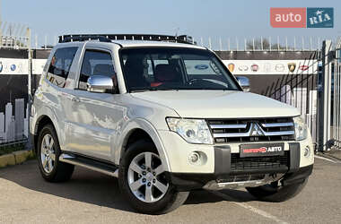 Внедорожник / Кроссовер Mitsubishi Pajero 2008 в 