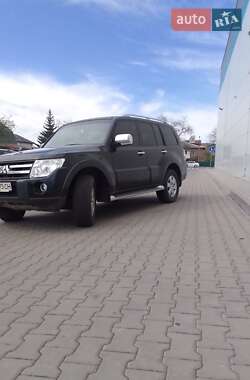 Внедорожник / Кроссовер Mitsubishi Pajero 2007 в 