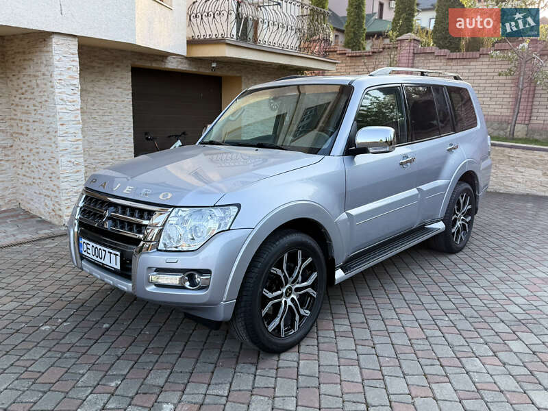 Внедорожник / Кроссовер Mitsubishi Pajero 2017 в Черновцах