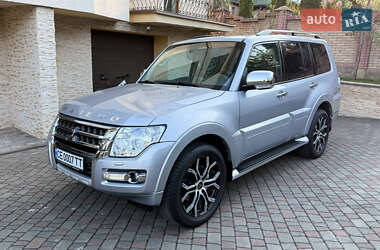 Внедорожник / Кроссовер Mitsubishi Pajero 2017 в 