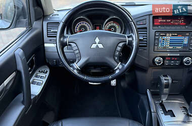 Внедорожник / Кроссовер Mitsubishi Pajero 2017 в 