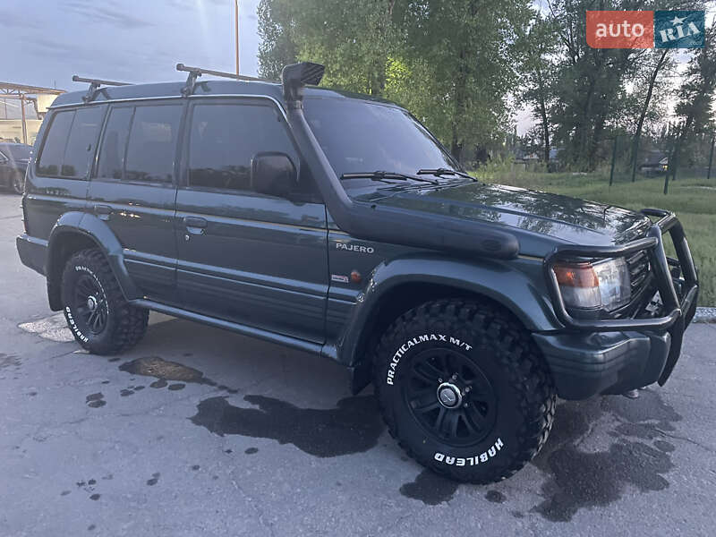 Внедорожник / Кроссовер Mitsubishi Pajero 1993 в Кременчуге