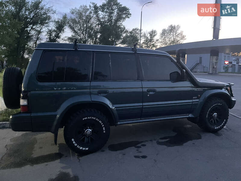 Внедорожник / Кроссовер Mitsubishi Pajero 1993 в Кременчуге