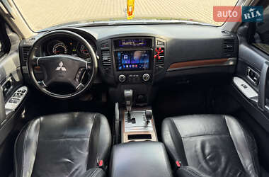 Внедорожник / Кроссовер Mitsubishi Pajero 2007 в 