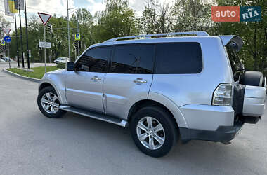 Внедорожник / Кроссовер Mitsubishi Pajero 2007 в 