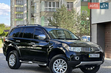 Позашляховик / Кросовер Mitsubishi Pajero 2011 в 