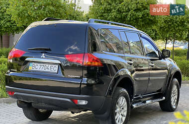 Позашляховик / Кросовер Mitsubishi Pajero 2011 в 
