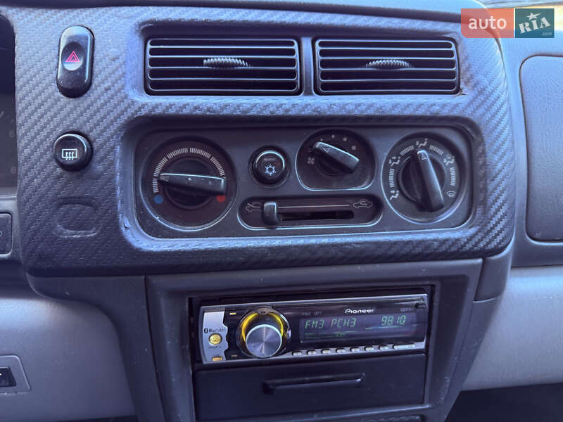 Внедорожник / Кроссовер Mitsubishi Pajero 2000 в Одессе