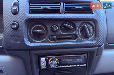 Внедорожник / Кроссовер Mitsubishi Pajero 2000 в 