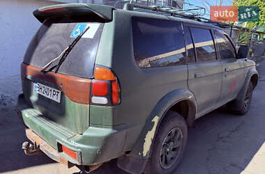Внедорожник / Кроссовер Mitsubishi Pajero 2000 в 