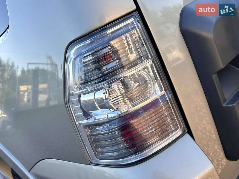 Внедорожник / Кроссовер Mitsubishi Pajero 2007 в Одессе
