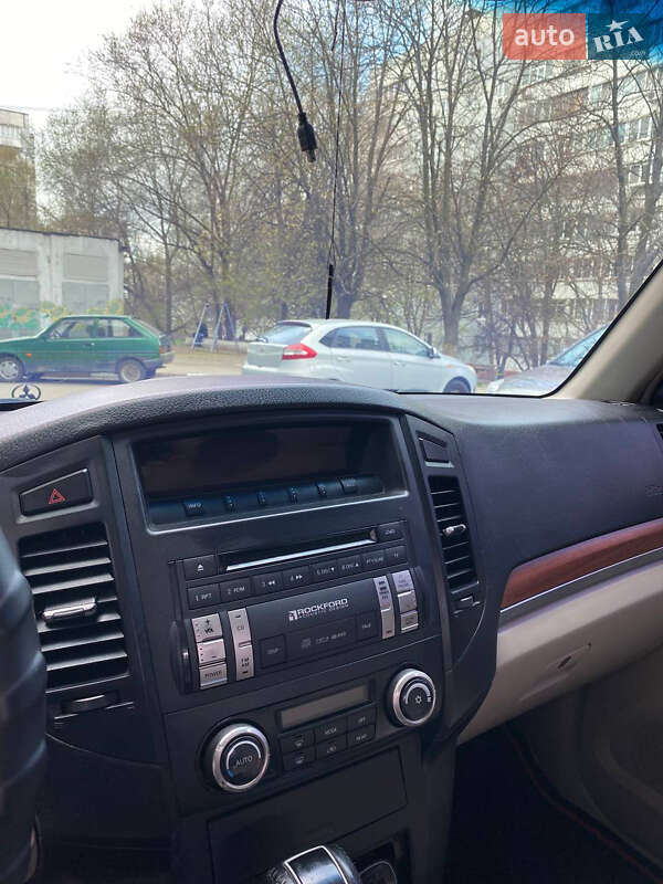 Внедорожник / Кроссовер Mitsubishi Pajero 2007 в Запорожье