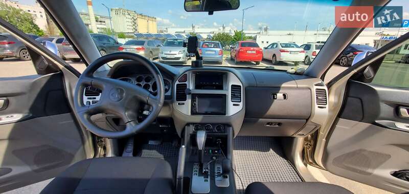 Внедорожник / Кроссовер Mitsubishi Pajero 2006 в Ужгороде