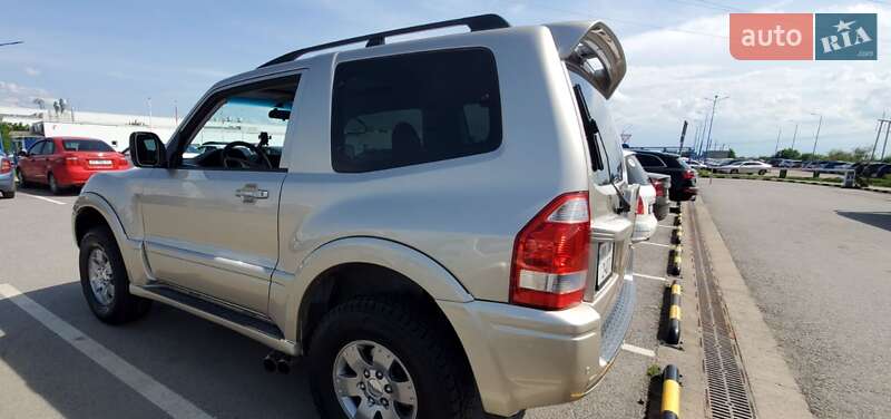 Внедорожник / Кроссовер Mitsubishi Pajero 2006 в Ужгороде