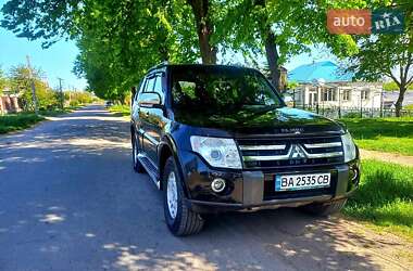 Позашляховик / Кросовер Mitsubishi Pajero 2008 в 
