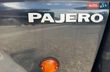 Внедорожник / Кроссовер Mitsubishi Pajero 1996 в 