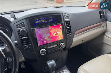 Внедорожник / Кроссовер Mitsubishi Pajero 2007 в 