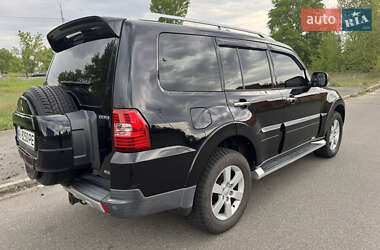 Внедорожник / Кроссовер Mitsubishi Pajero 2007 в 