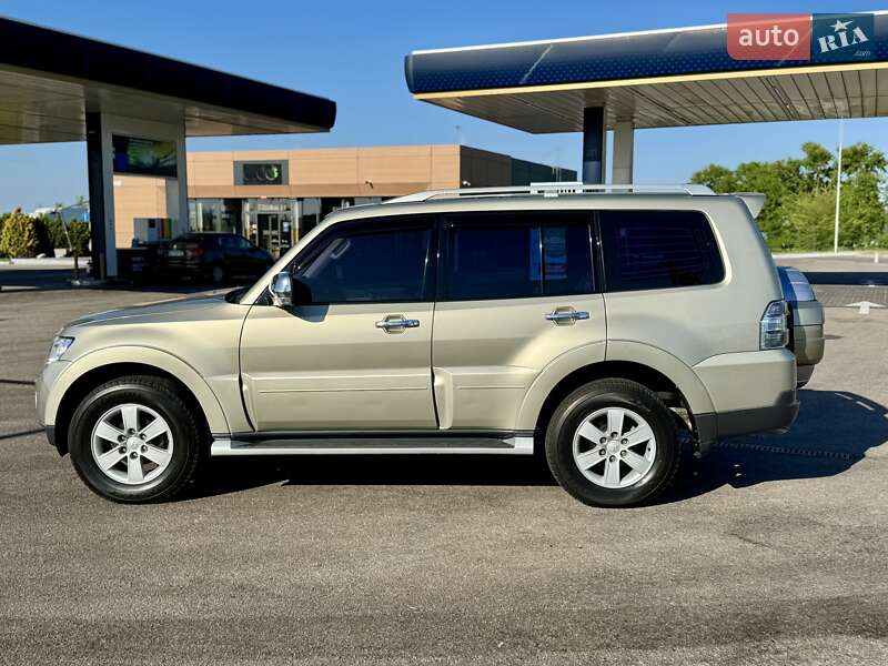 Позашляховик / Кросовер Mitsubishi Pajero 2008 в Дніпрі