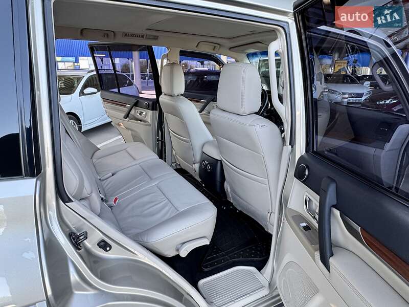 Позашляховик / Кросовер Mitsubishi Pajero 2008 в Дніпрі