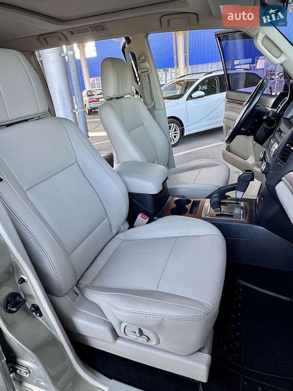 Позашляховик / Кросовер Mitsubishi Pajero 2008 в Дніпрі