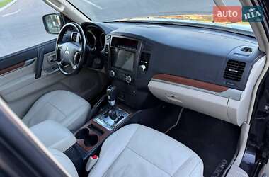 Позашляховик / Кросовер Mitsubishi Pajero 2007 в 