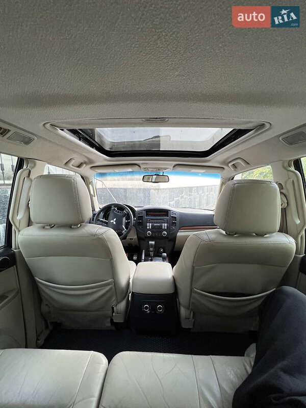 Внедорожник / Кроссовер Mitsubishi Pajero 2008 в Вольногорске