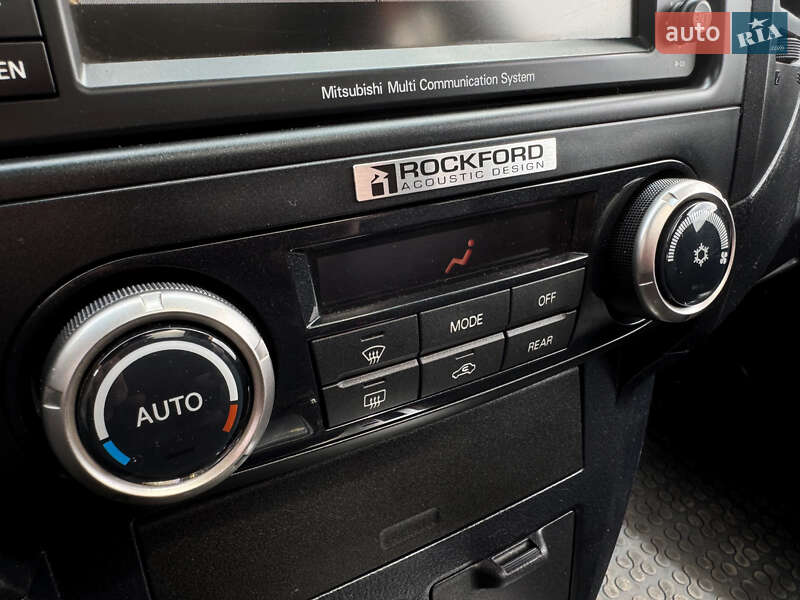 Внедорожник / Кроссовер Mitsubishi Pajero 2012 в Киеве