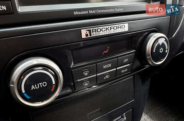 Позашляховик / Кросовер Mitsubishi Pajero 2012 в 