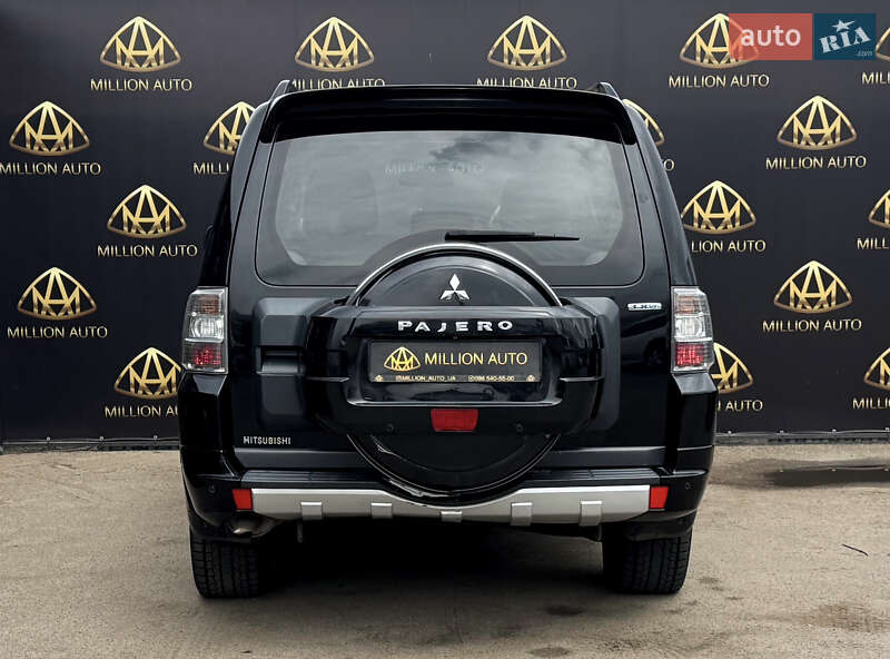 Внедорожник / Кроссовер Mitsubishi Pajero 2012 в Киеве