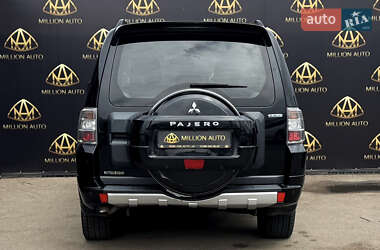 Позашляховик / Кросовер Mitsubishi Pajero 2012 в 