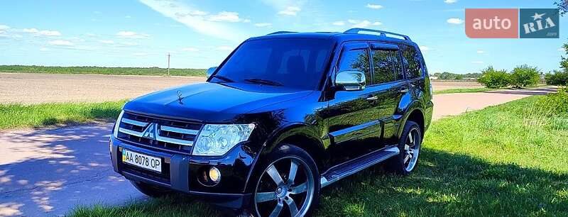 Внедорожник / Кроссовер Mitsubishi Pajero 2007 в 