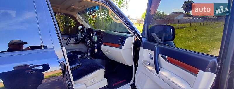 Внедорожник / Кроссовер Mitsubishi Pajero 2007 в Корюковке