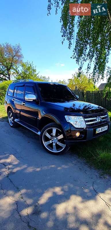 Внедорожник / Кроссовер Mitsubishi Pajero 2007 в Корюковке
